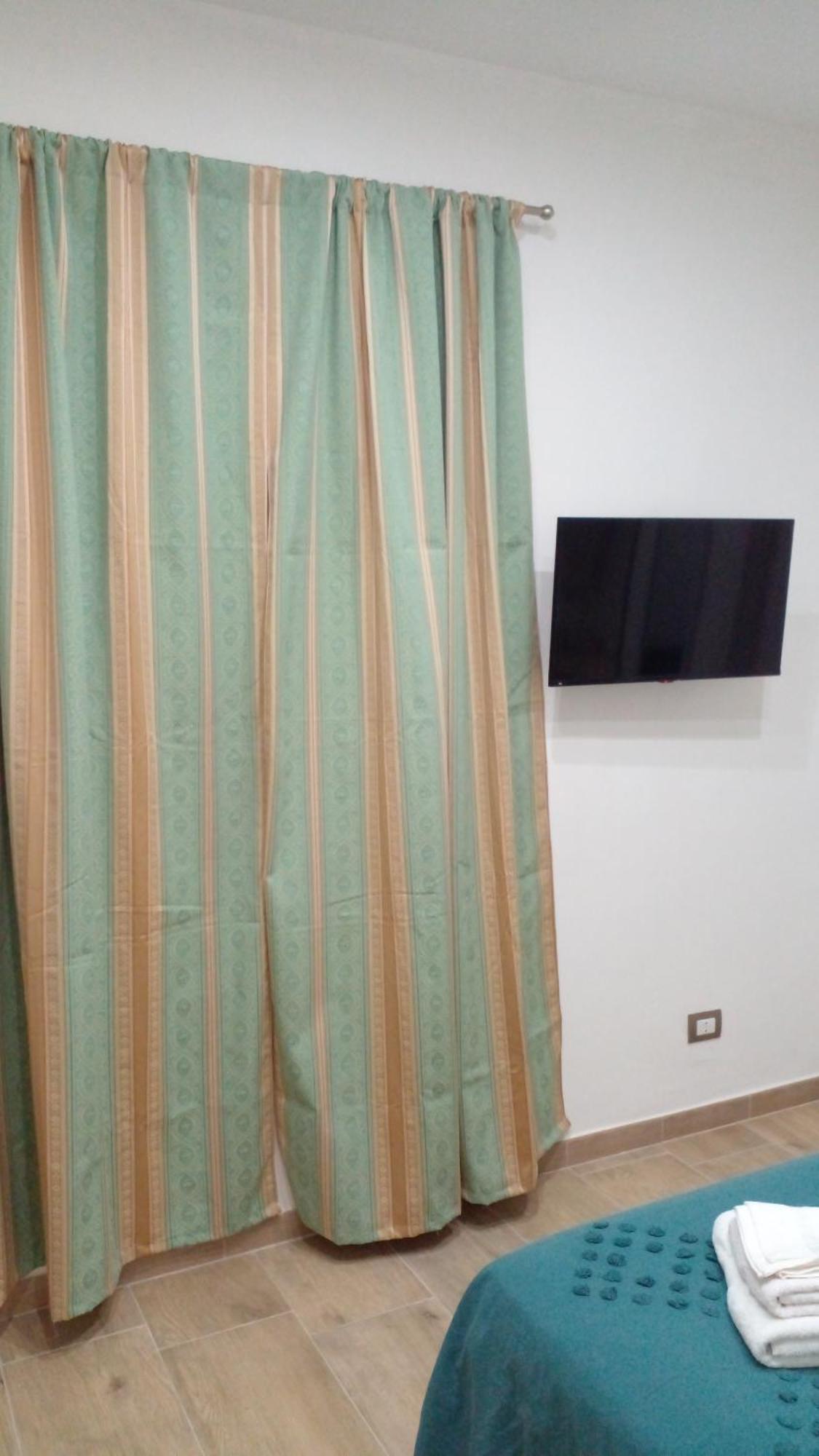 Locazione Turistica Madera Hotel Бари Екстериор снимка