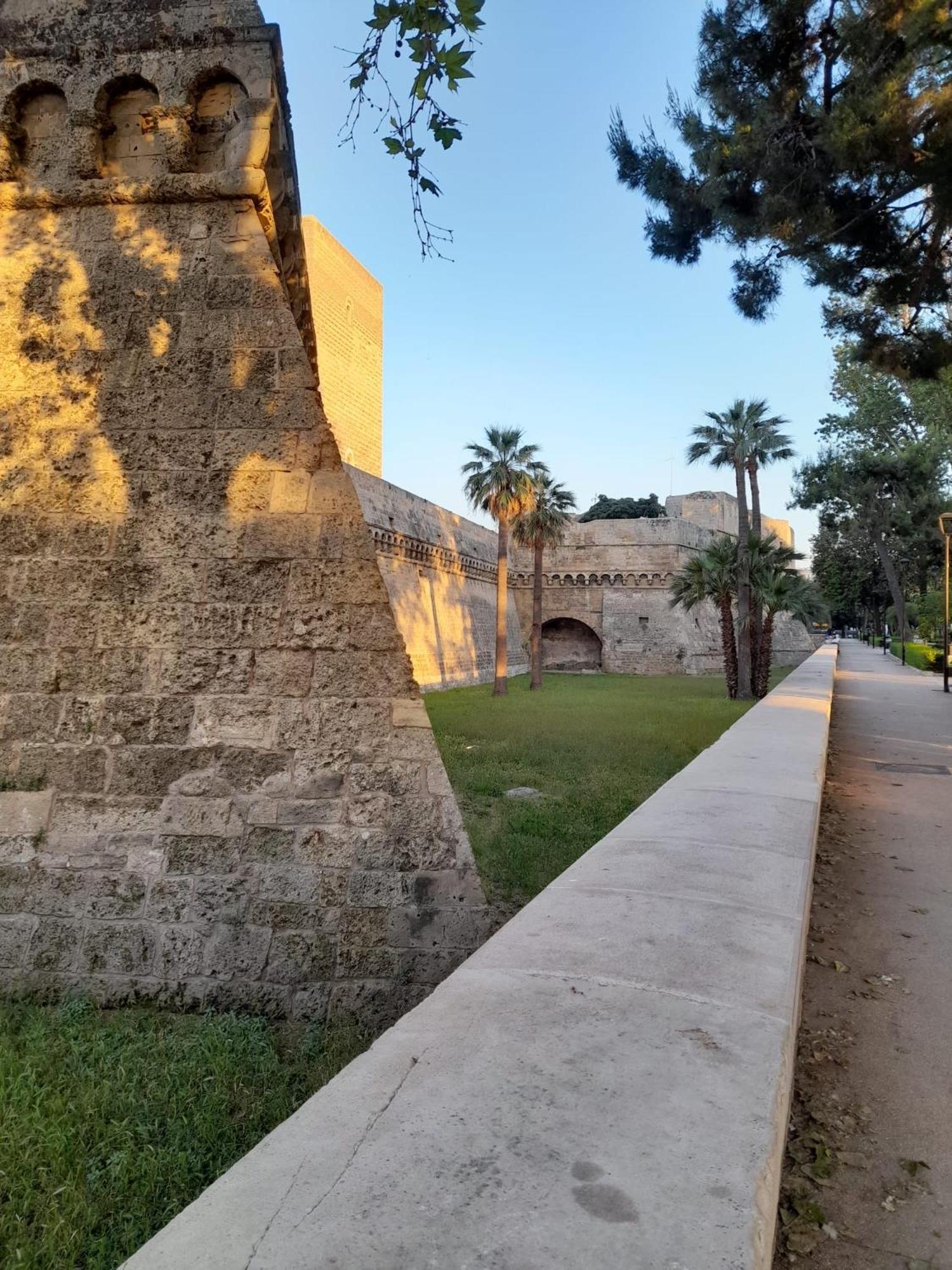 Locazione Turistica Madera Hotel Бари Екстериор снимка